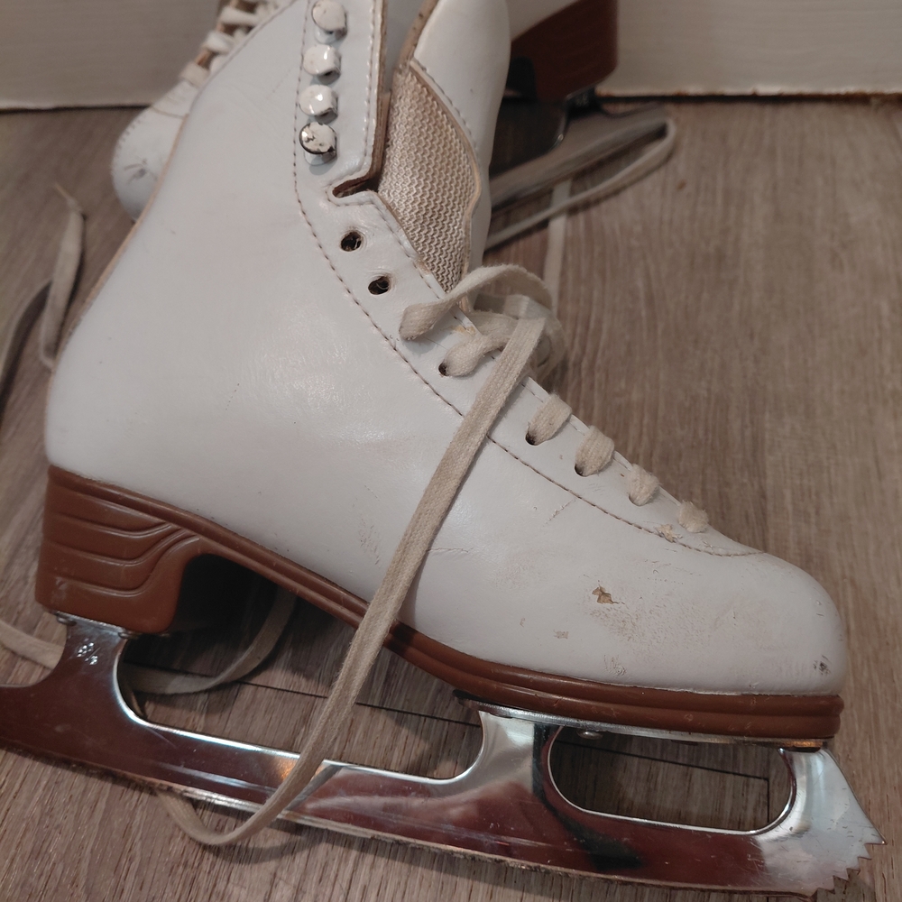 Jackson Classic White Ice Skates - Picture 3 of 8